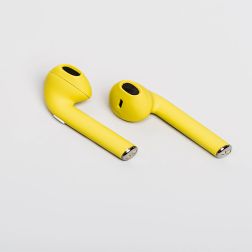 yellow earbuds