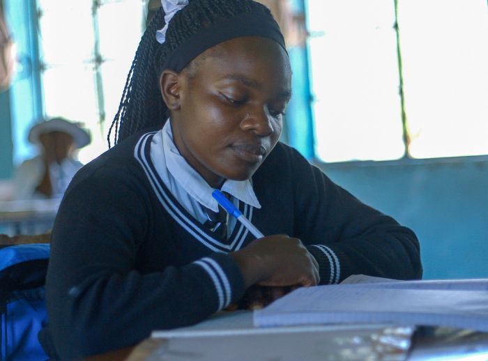 Amanda Hlaura, studying in class