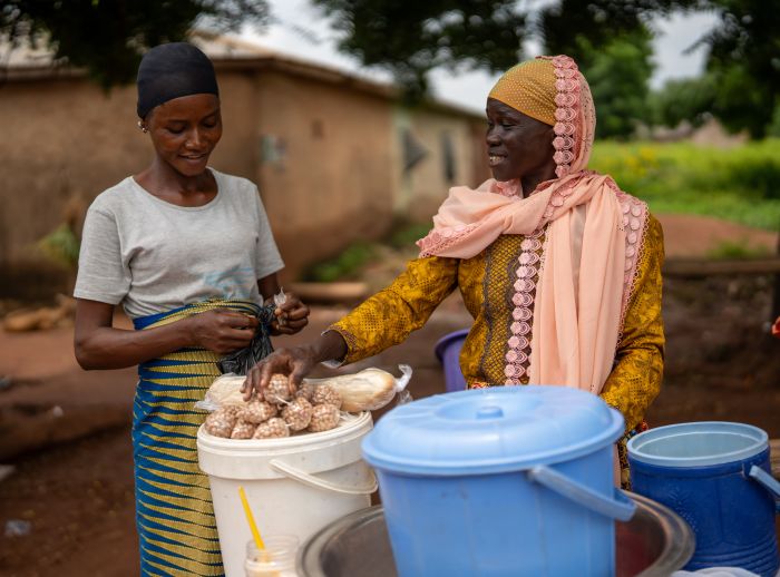 Meli Alhassan is a member of the products of the Bunglung Suglo Mali Nyori Cooperative Shea Butter Producers. 