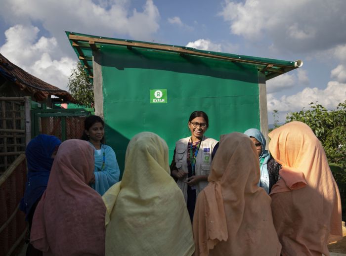 Oxfam staff hears Rohingya refugee opinions on new latrines