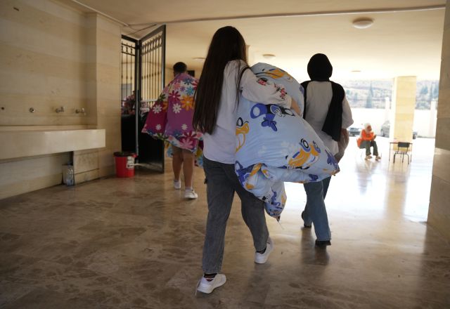 Oxfam and partners distribution of mattresses in Lebanon