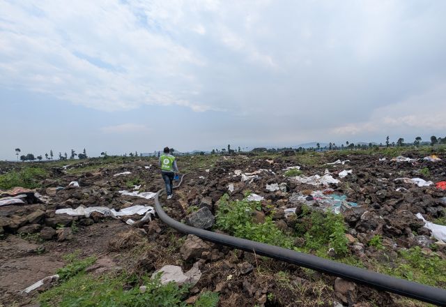While visiting the abandoned sites of internally displaced persons, Oxfam's staff in the DRC discovered an Oxfam pipe that had been dug up, destroyed and stolen from the IDP site in Rusayo.